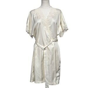 Sara Beth Robe Womens Medium‎ Ivory Satin Lace Trim Floral Embroidered Belted